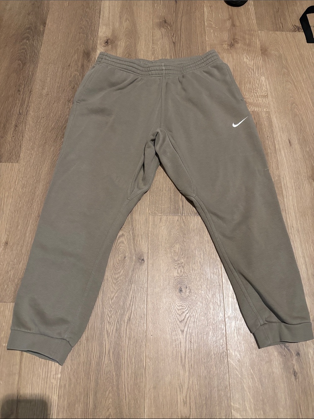 Nike men’s olive tone with pockets XL joggers NWOT